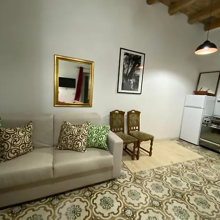 18 Apartment *