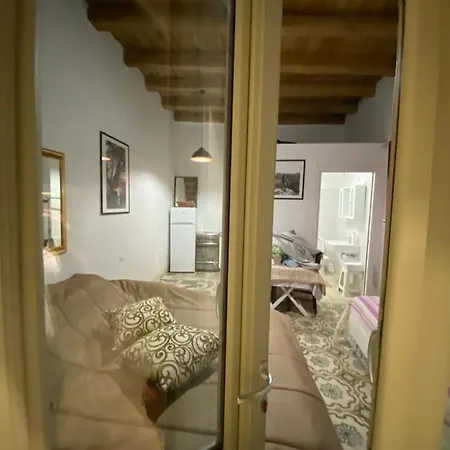 18 Apartment *